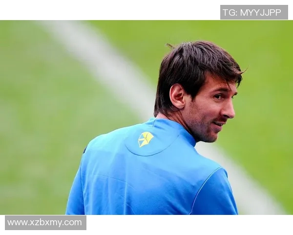 外表平凡却技艺超群的足球明星们的传奇故事与成就